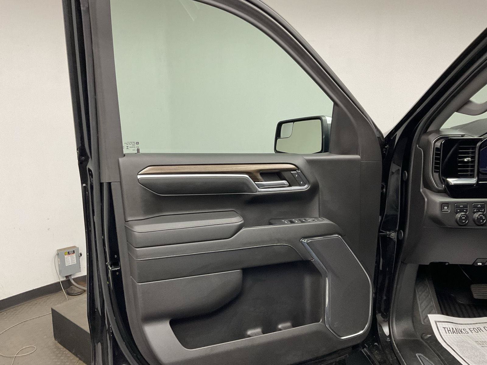 Certified 2024 Chevrolet Silverado 1500 LT AWD/4WD image 9