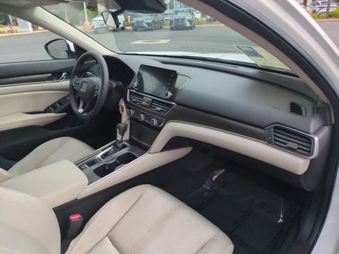 Used 2019 Honda Accord EX image 30