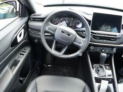 New 2025 Jeep Compass Latitude w/ Sun & Sound Group image 12