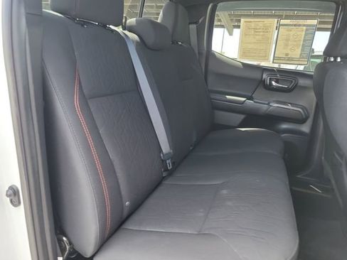 Used 2020 Toyota Tacoma TRD Sport AWD/4WD image 25