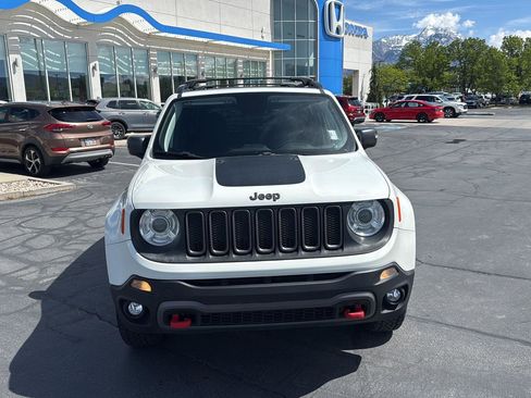 Used 2018 Jeep Renegade Trailhawk w/ UConnect 8.4 Nav Group AWD/4WD image 4