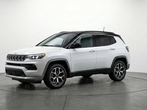 Used 2025 Jeep Compass Limited image 3