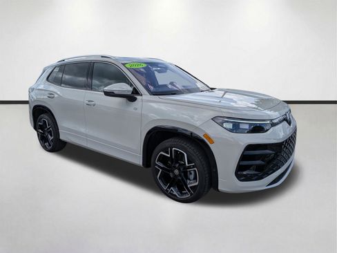 Used 2026 Volkswagen Tiguan SEL R-Line image 2