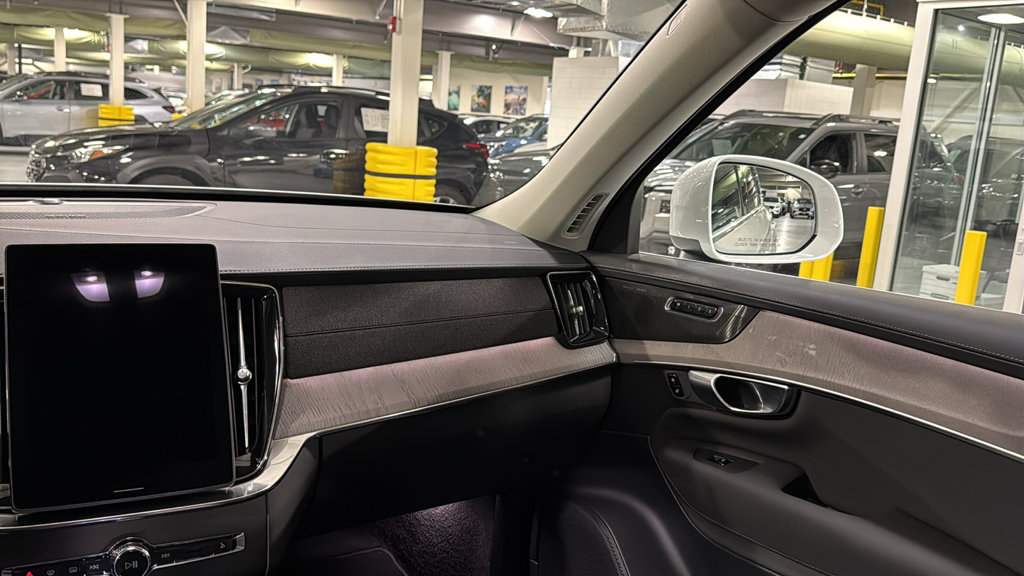 Used 2026 Volvo XC90 B6 Ultra w/ Protection Package Premier AWD/4WD image 24