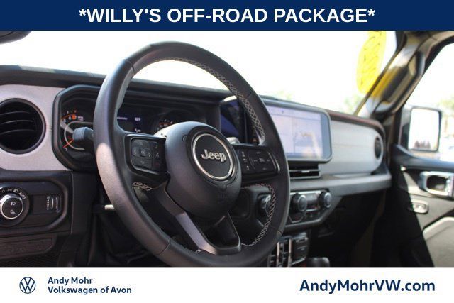 Used 2025 Jeep Gladiator Sport AWD/4WD image 17