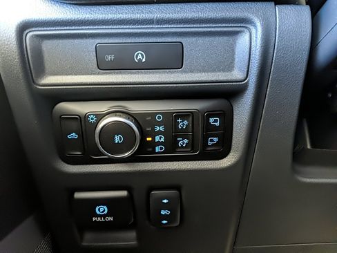 New 2025 Ford F150 Lariat w/ Equipment Group 501A Mid image 30