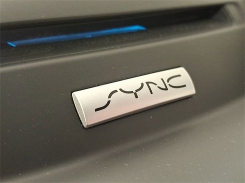 Used 2016 Ford Escape SE w/ SE Chrome Package image 24