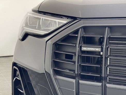 New 2025 Audi Q3 2.0T Premium image 10