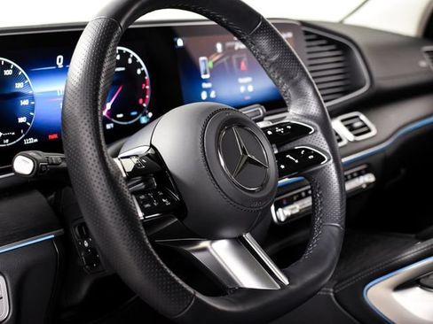 Certified 2025 Mercedes-Benz GLS 580 4MATIC image 21