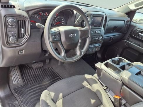 Used 2024 Chevrolet Silverado 1500 Custom Trail Boss w/ Turbomax Blackout Package AWD/4WD image 18