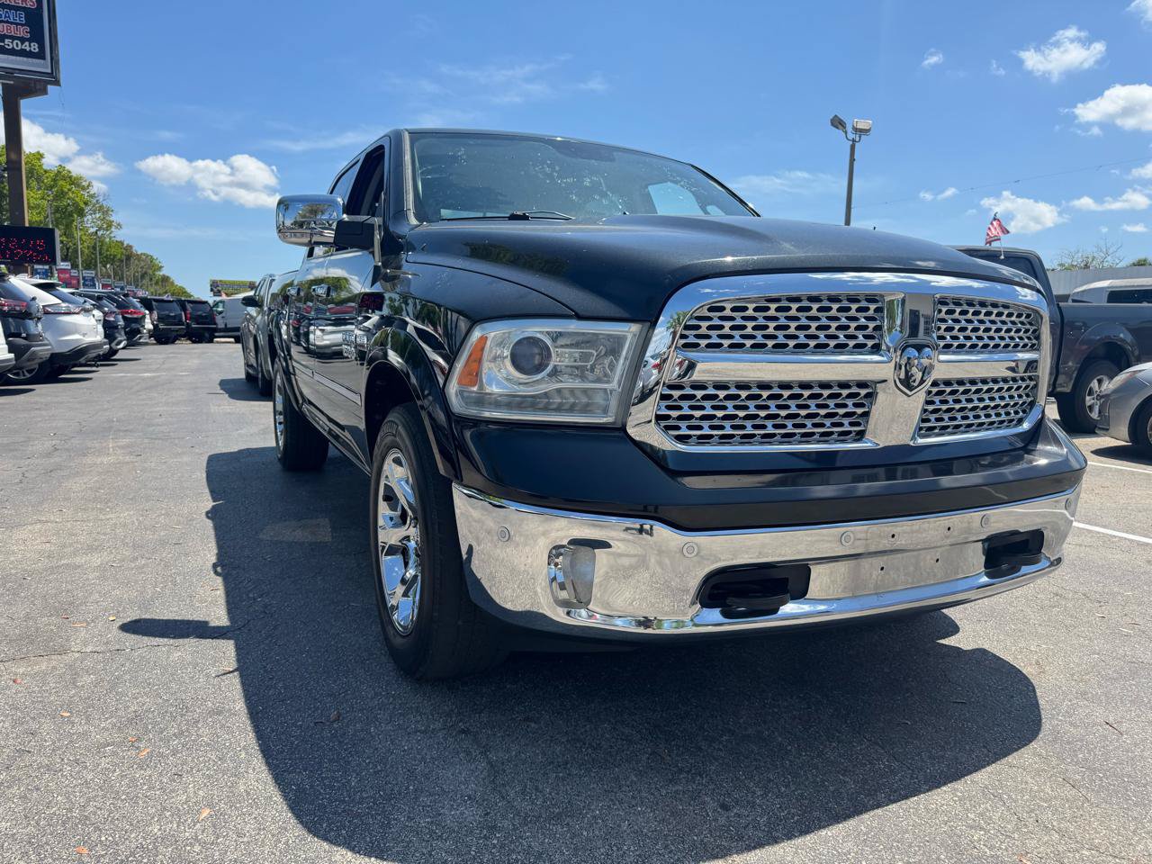 Used 2016 RAM 1500 Laramie w/ Convenience Group AWD/4WD image 4