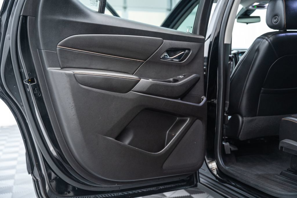Used 2018 Chevrolet Traverse LT AWD/4WD image 41