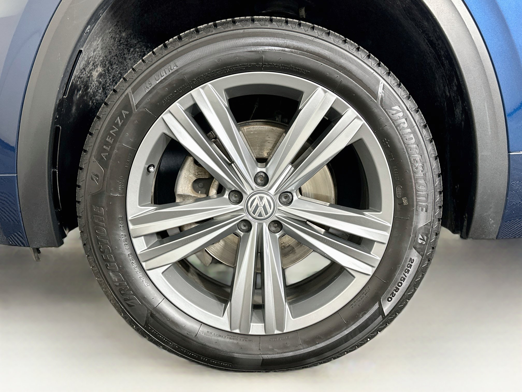 Used 2019 Volkswagen Atlas SEL R-Line AWD/4WD image 11