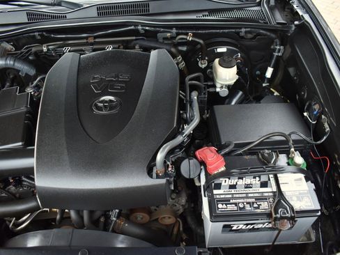 Used 2016 Toyota Tacoma SR5 image 45