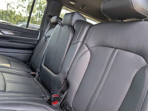 Used 2022 Jeep Wagoneer Series III w/ Convenience Group I AWD/4WD image 25