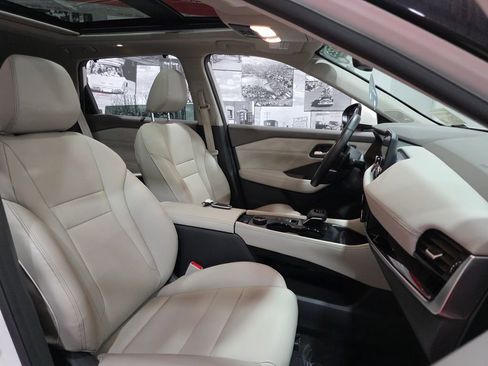 Used 2023 Nissan Rogue SL w/ SL Premium Package image 18