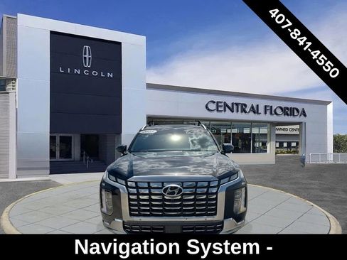 Used 2023 Hyundai Palisade Calligraphy w/ Cargo Package FWD image 2