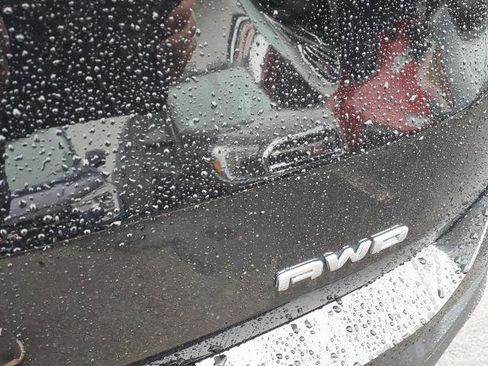 Used 2023 GMC Terrain SLE w/ Driver Convenience Package AWD/4WD image 13