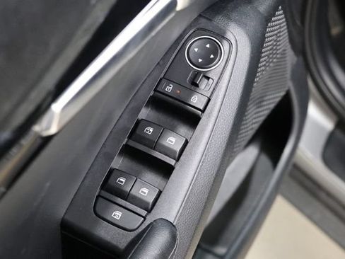 Used 2025 Kia Seltos S FWD image 19