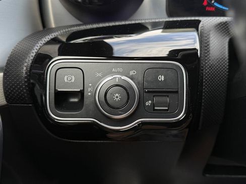 Used 2023 Mercedes-Benz CLA 250 4MATIC image 46