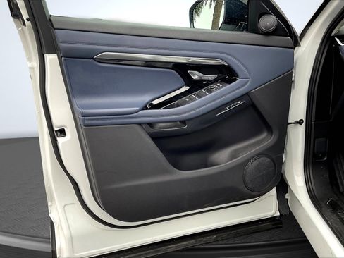 Used 2020 Land Rover Range Rover Evoque S image 23