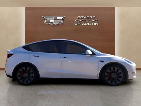 Used 2023 Tesla Model Y Performance image 5