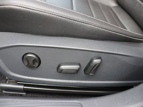 Used 2024 Volkswagen Jetta SE FWD image 45