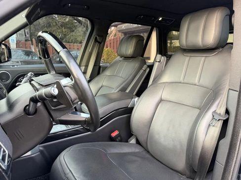 Used 2020 Land Rover Range Rover HSE image 11