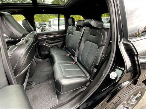 New 2025 Jeep Grand Cherokee Overland image 11