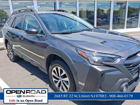 Used 2024 Subaru Outback Premium AWD/4WD image 4
