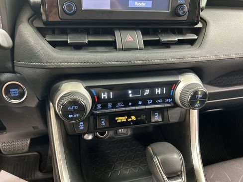 Used 2019 Toyota RAV4 XLE w/ Convenience Package AWD/4WD image 16