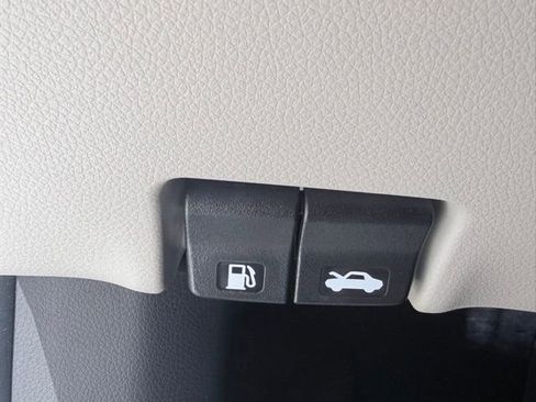 Used 2022 Nissan Rogue Sport SL w/ Premium Package image 23