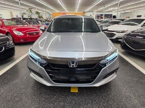 Used 2019 Honda Accord Sport image 2