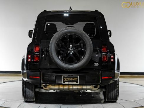 Used 2023 Land Rover Defender 110 SE image 11