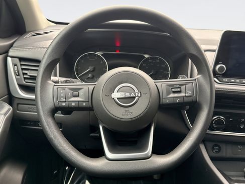 Used 2024 Nissan Rogue S image 12