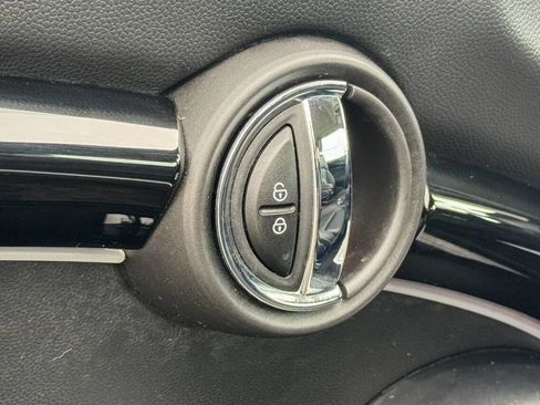 Used 2022 MINI Cooper SE image 26