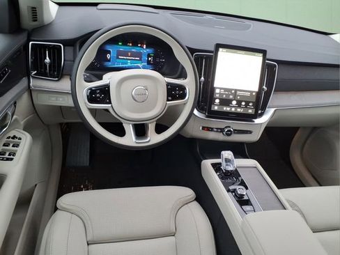 New 2026 Volvo XC90 T8 Ultra w/ Protection Package Premier AWD/4WD image 13
