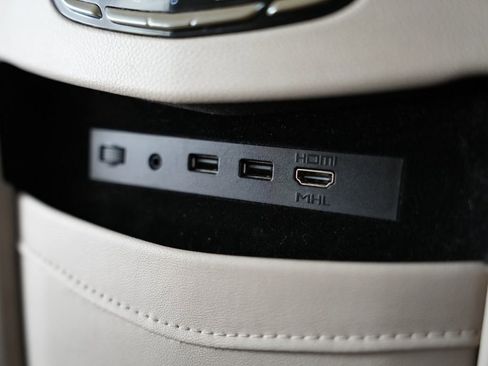 Used 2018 Cadillac Escalade Premium Luxury image 43