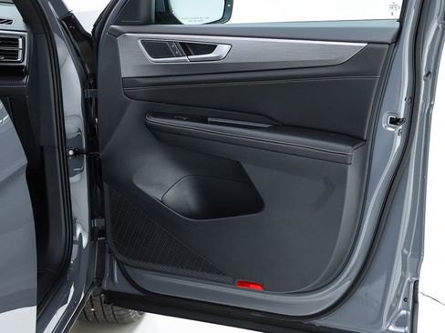 New 2026 Volkswagen Atlas Cross Sport SE image 32