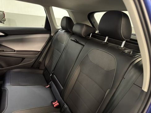 Certified 2023 Volkswagen Taos SE w/ Panoramic Sunroof Package FWD image 20