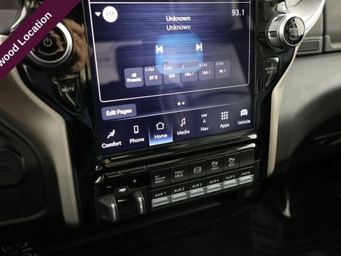 Used 2024 RAM 3500 Laramie image 31