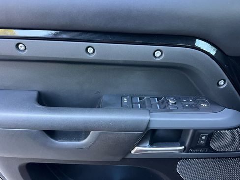 Used 2020 Land Rover Defender 110 X image 15