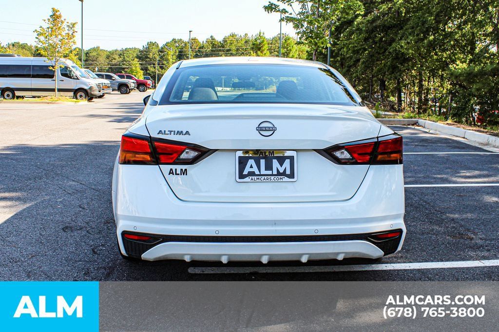 Used 2025 Nissan Altima 2.5 SV FWD image 10