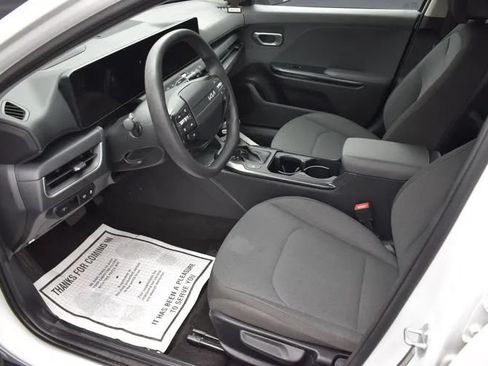 Used 2025 Kia K4 FWD image 14