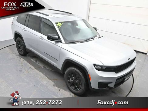 New 2025 Jeep Grand Cherokee L Altitude image 23