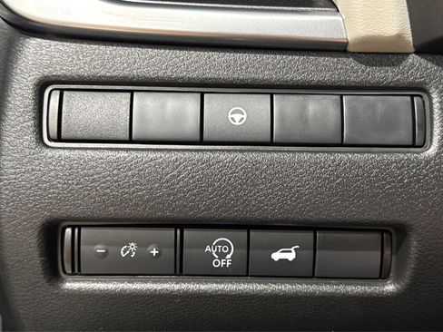 Used 2025 Nissan Rogue SV image 20