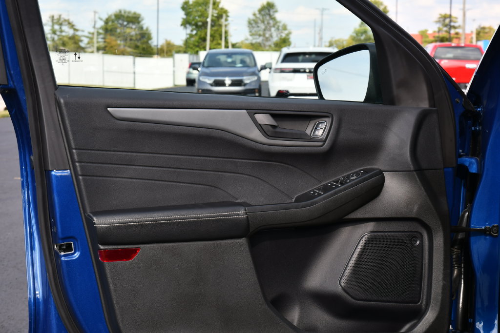 Used 2023 Ford Escape Active AWD/4WD image 13