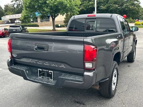 Used 2022 Toyota Tacoma SR w/ SR Convenience Package RWD image 3