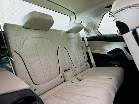 New 2026 BMW X7 xDrive40i w/ Premium Package image 29