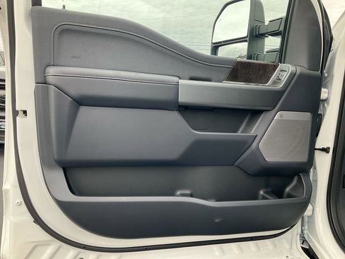 New 2026 Ford F250 Lariat w/ Black Appearance Package image 16